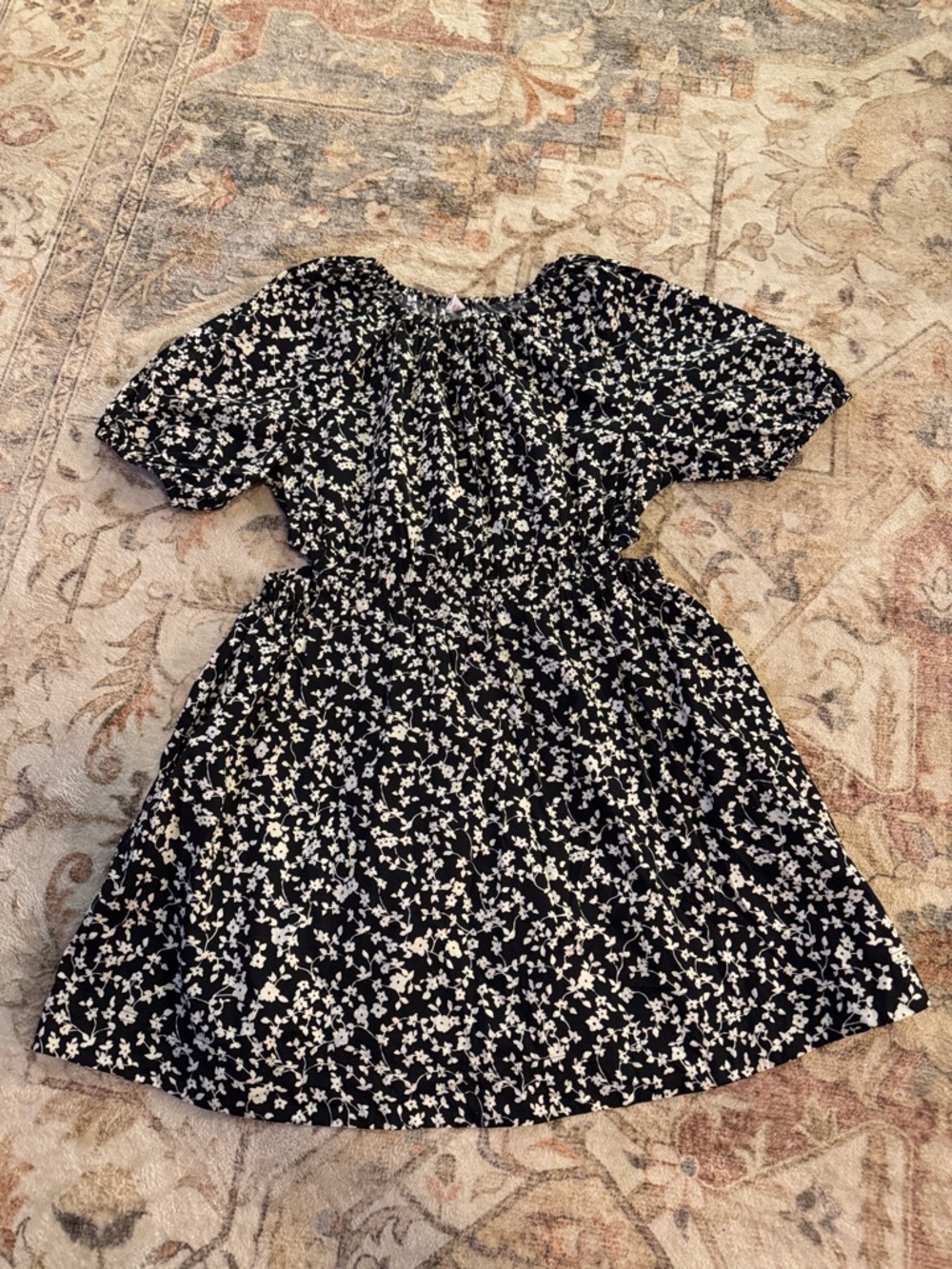 Old Navy Floral Short Puff Sleeve Dress